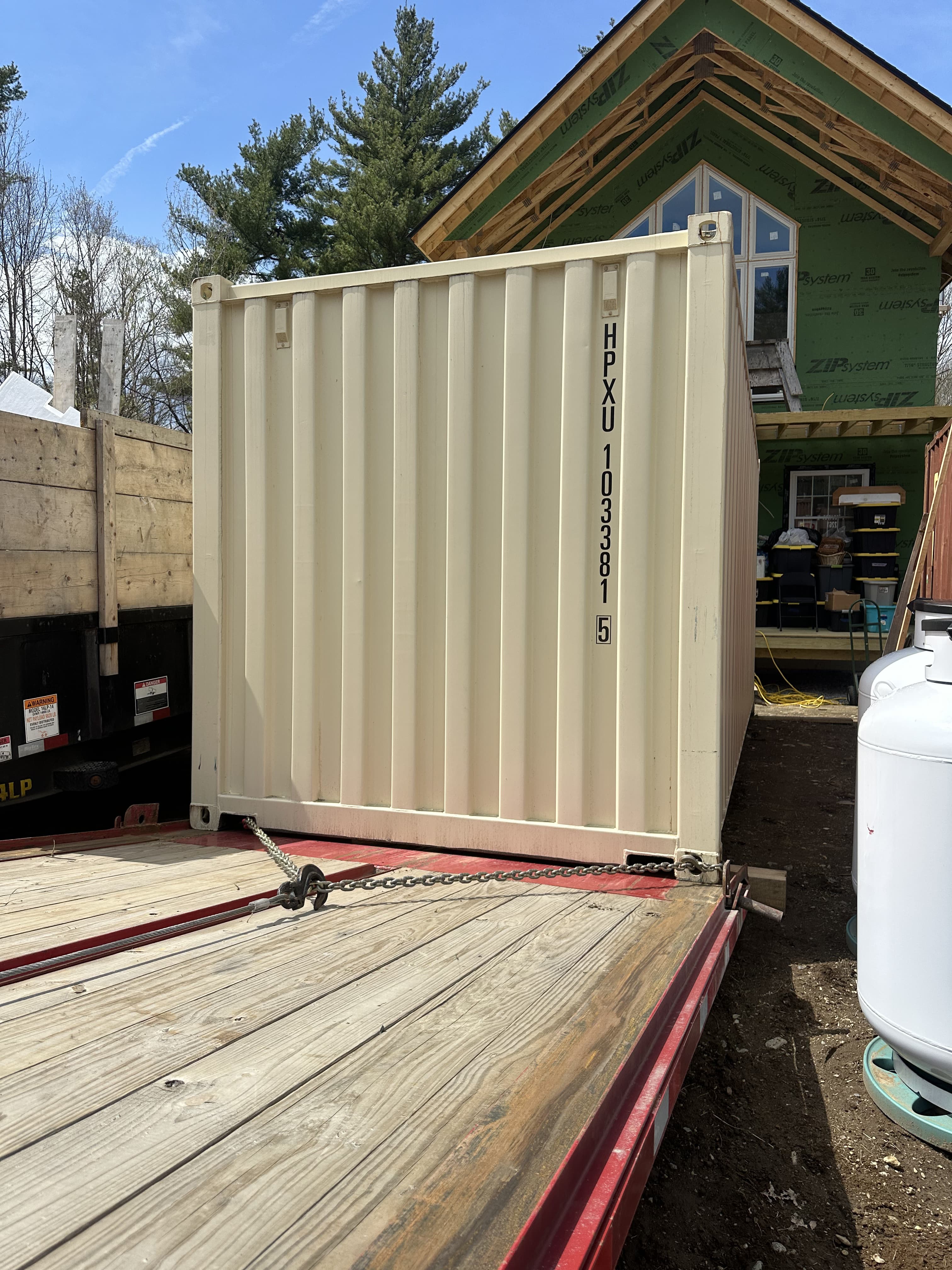Should You Rent or Buy a Shipping Container? How to Decide